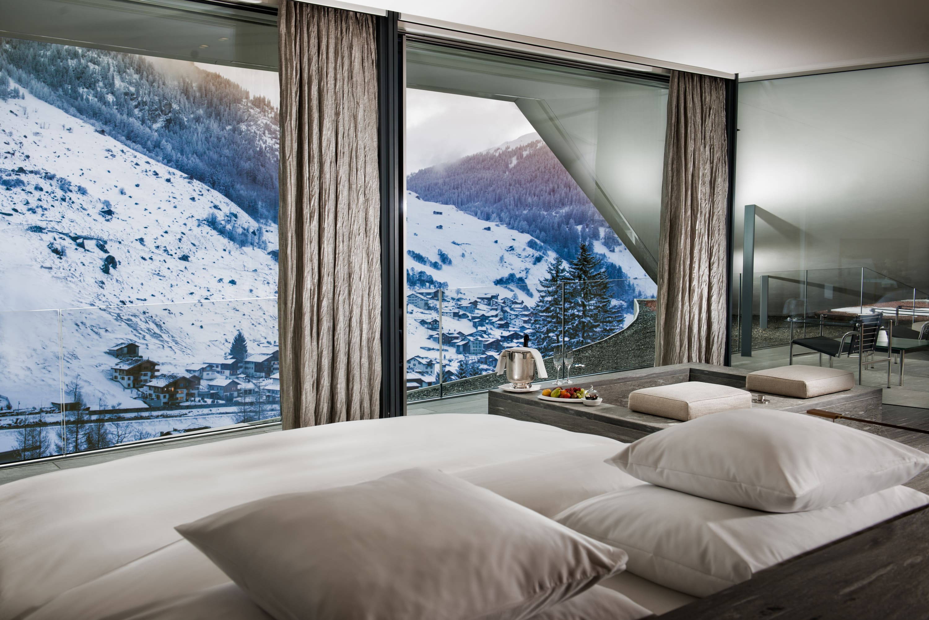Hoteluxe-Framer-Premium-Hotel-Template-About03