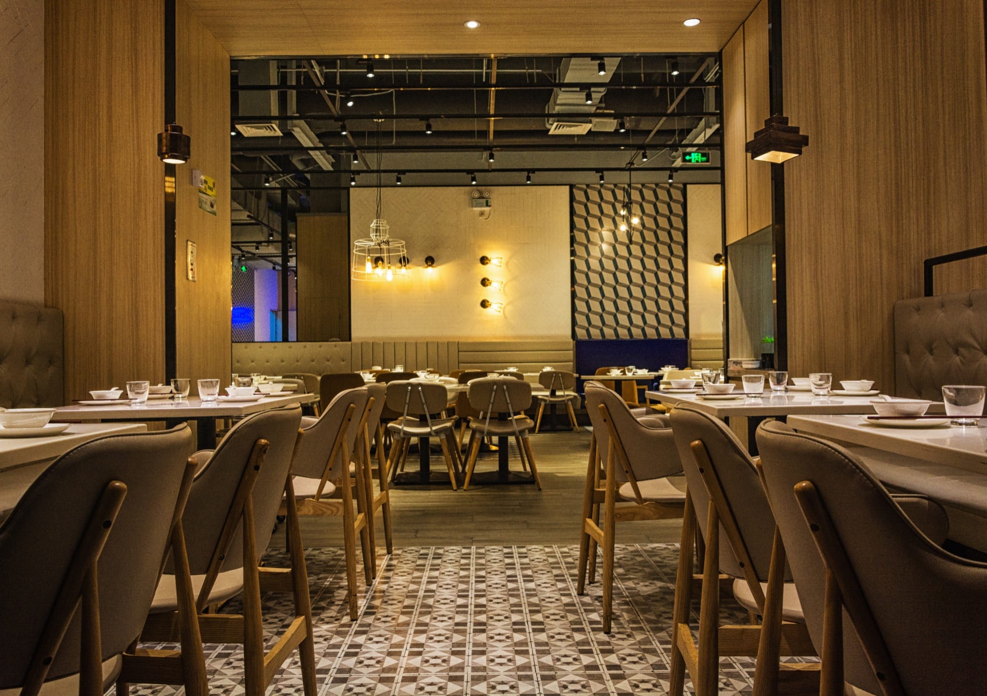 Hoteluxe-Framer-Premium-Hotel-Template-Restaurant03
